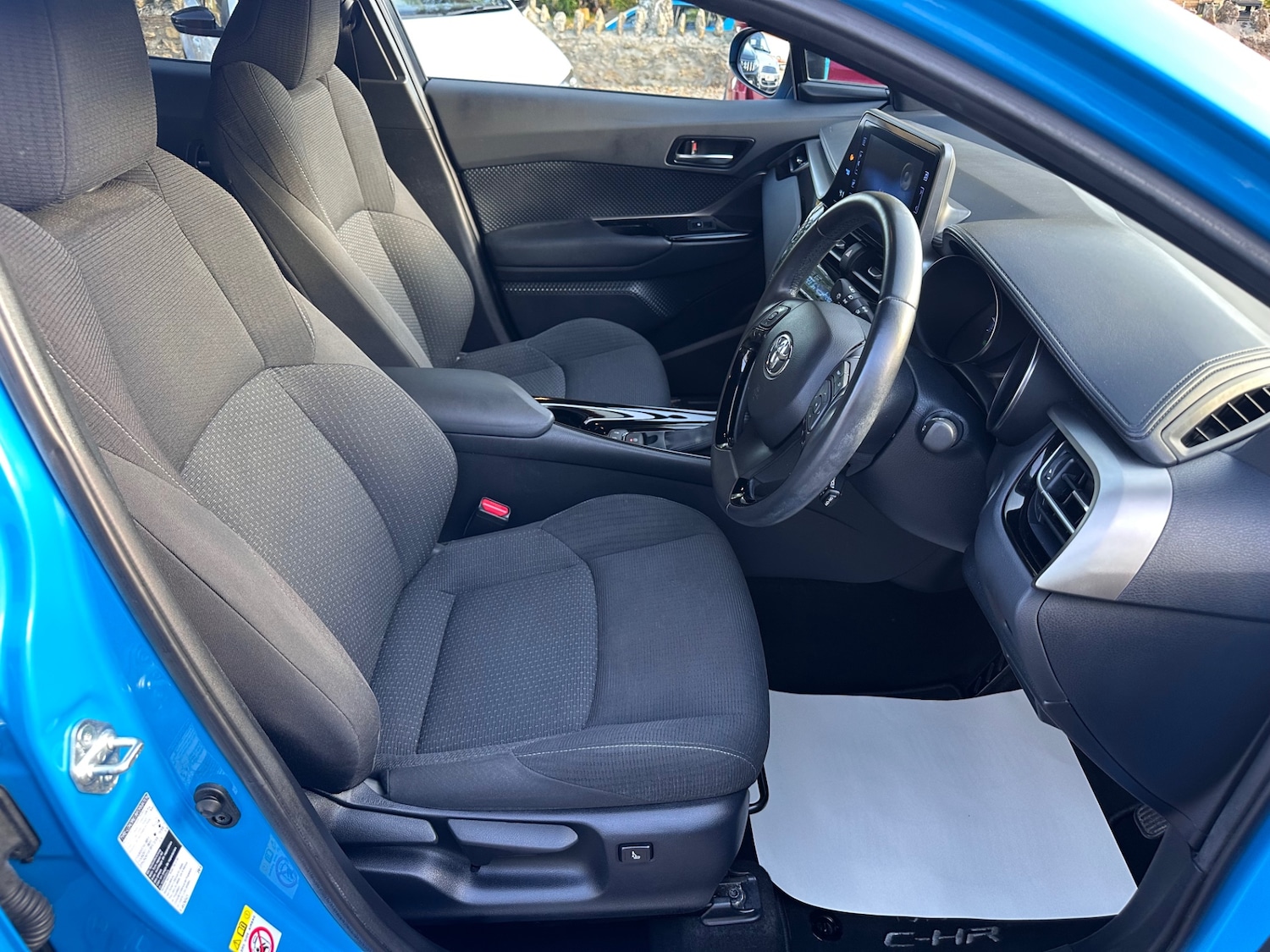 Used Toyota C-HR 2019 for sale - 76393484: Photo 2