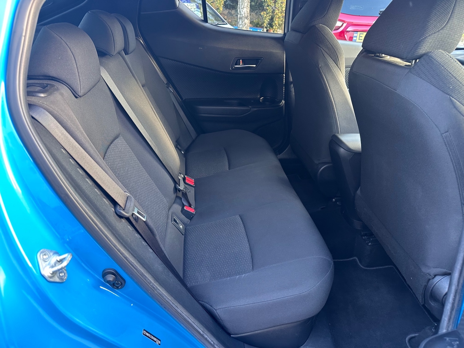 Used Toyota C-HR 2019 for sale - 76393484: Photo 4