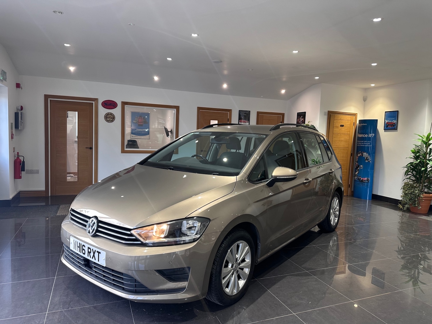 Used Volkswagen Golf SV 2016 for sale - 76707358: Photo 1