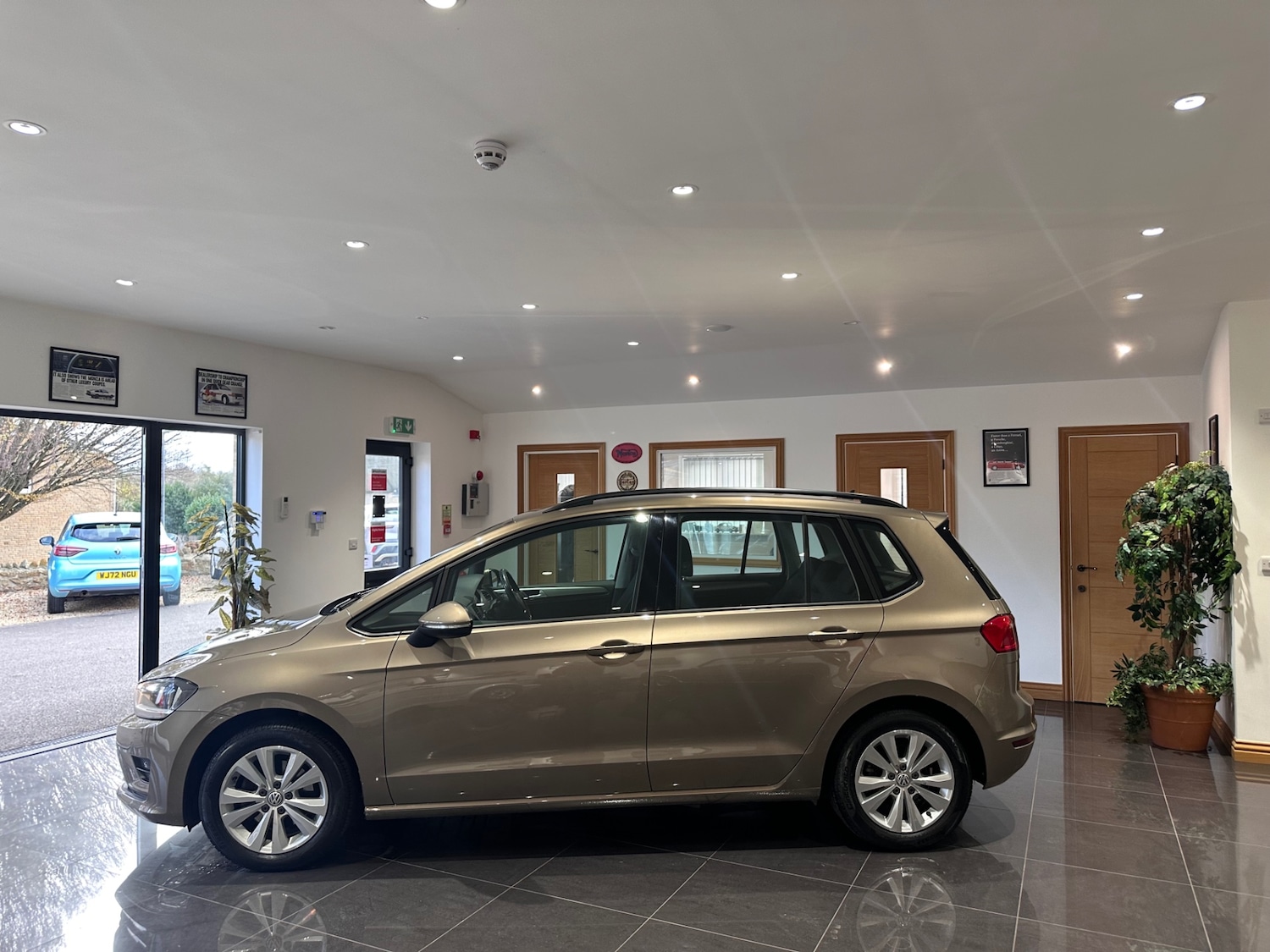 Used Volkswagen Golf SV 2016 for sale - 76707358: Photo 3