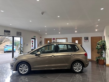 Used Volkswagen Golf SV 2016 for sale - 76707358: Photo