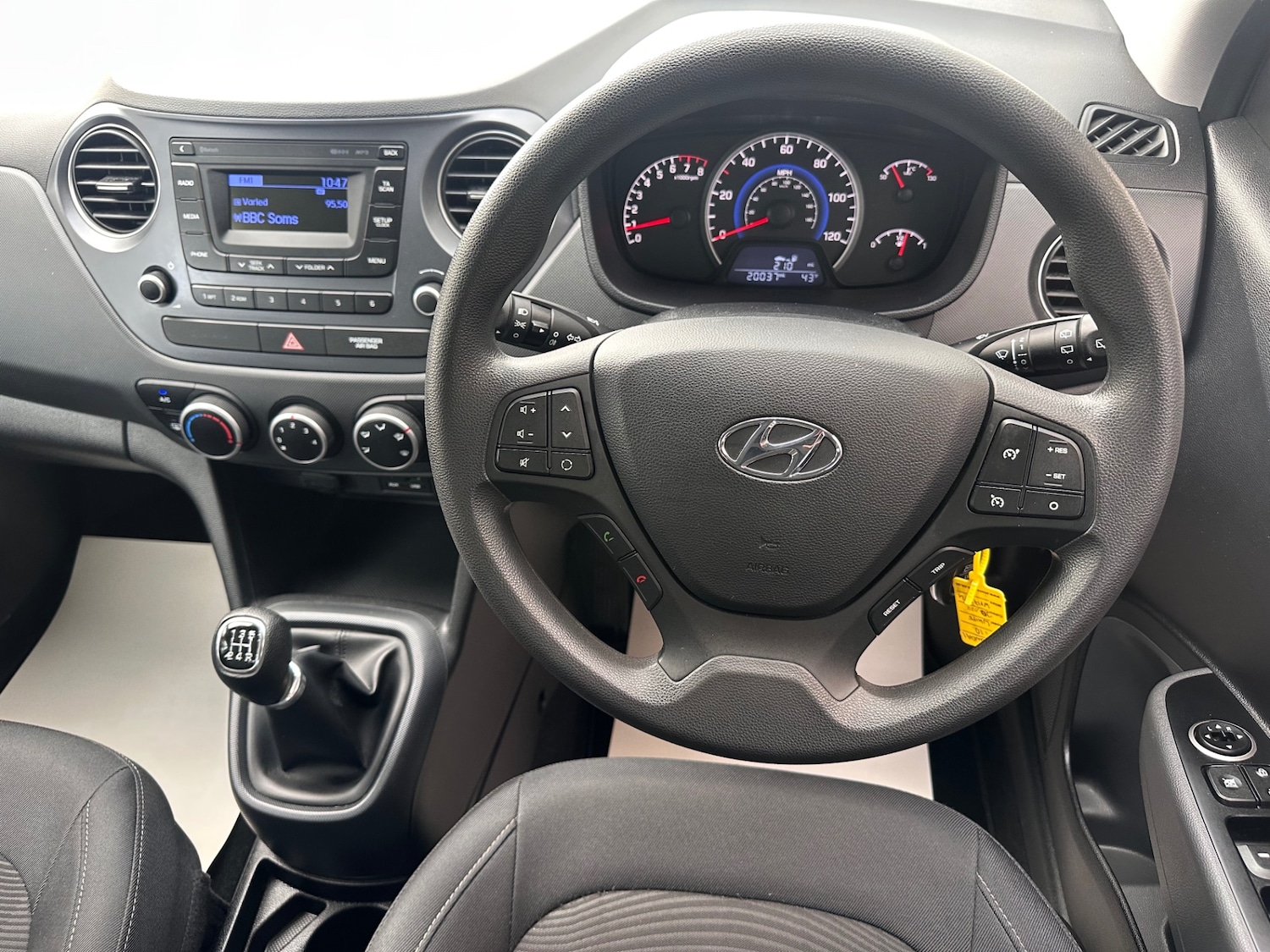 Used Hyundai i10 2017 for sale - 76625569: Photo 6