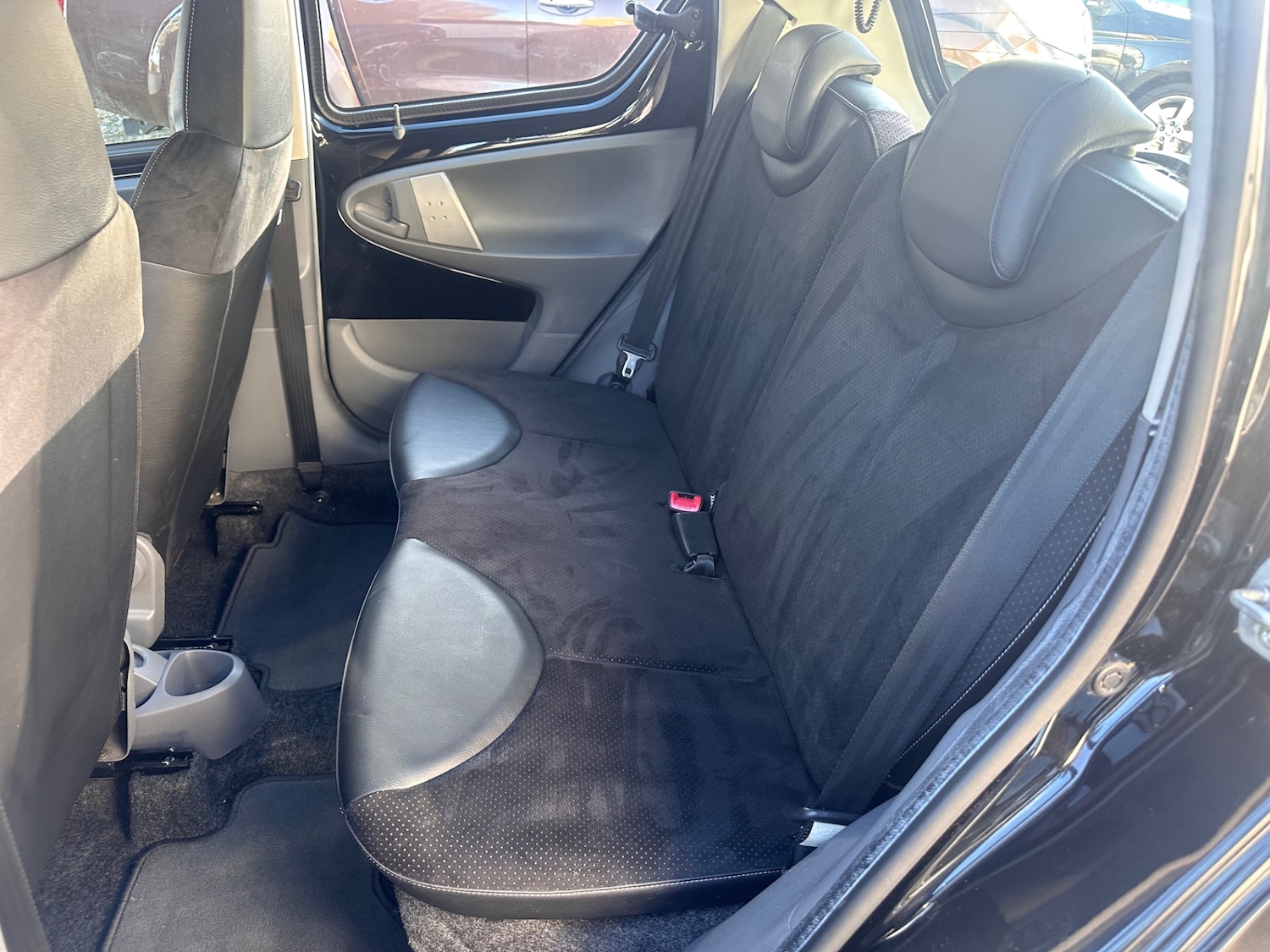 Used Toyota AYGO 2009 for sale - 76748882: Photo 10