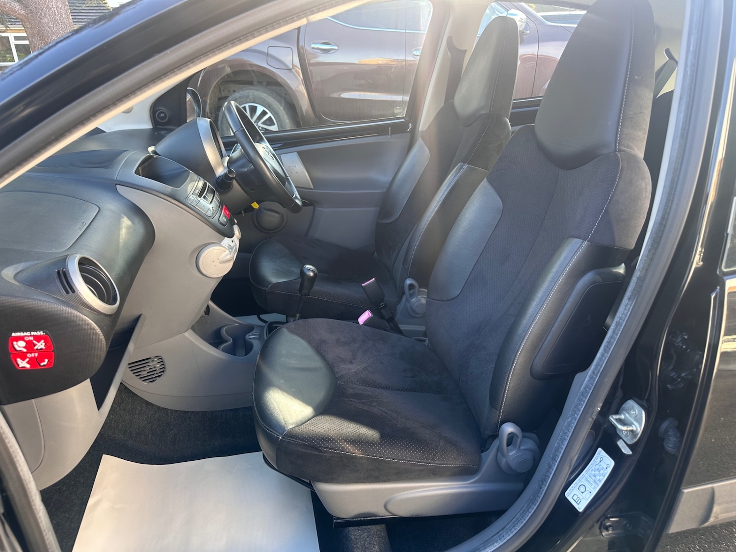 Used Toyota AYGO 2009 for sale - 76748882: Photo 12