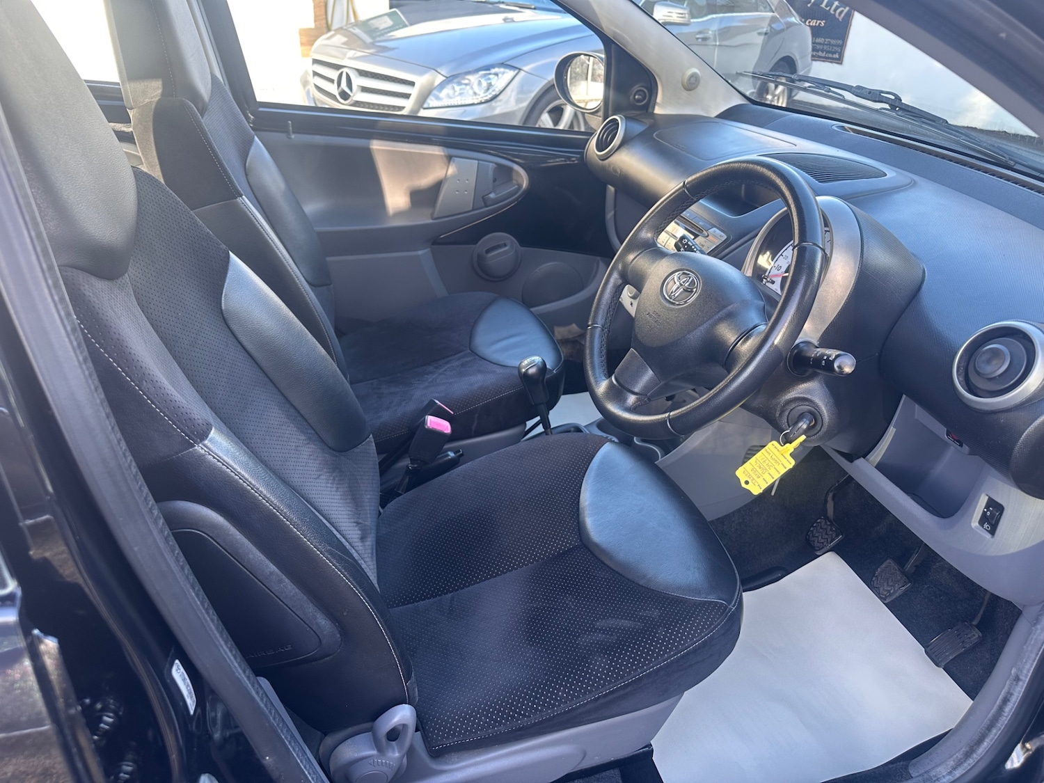 Used Toyota AYGO 2009 for sale - 76748882: Photo 2