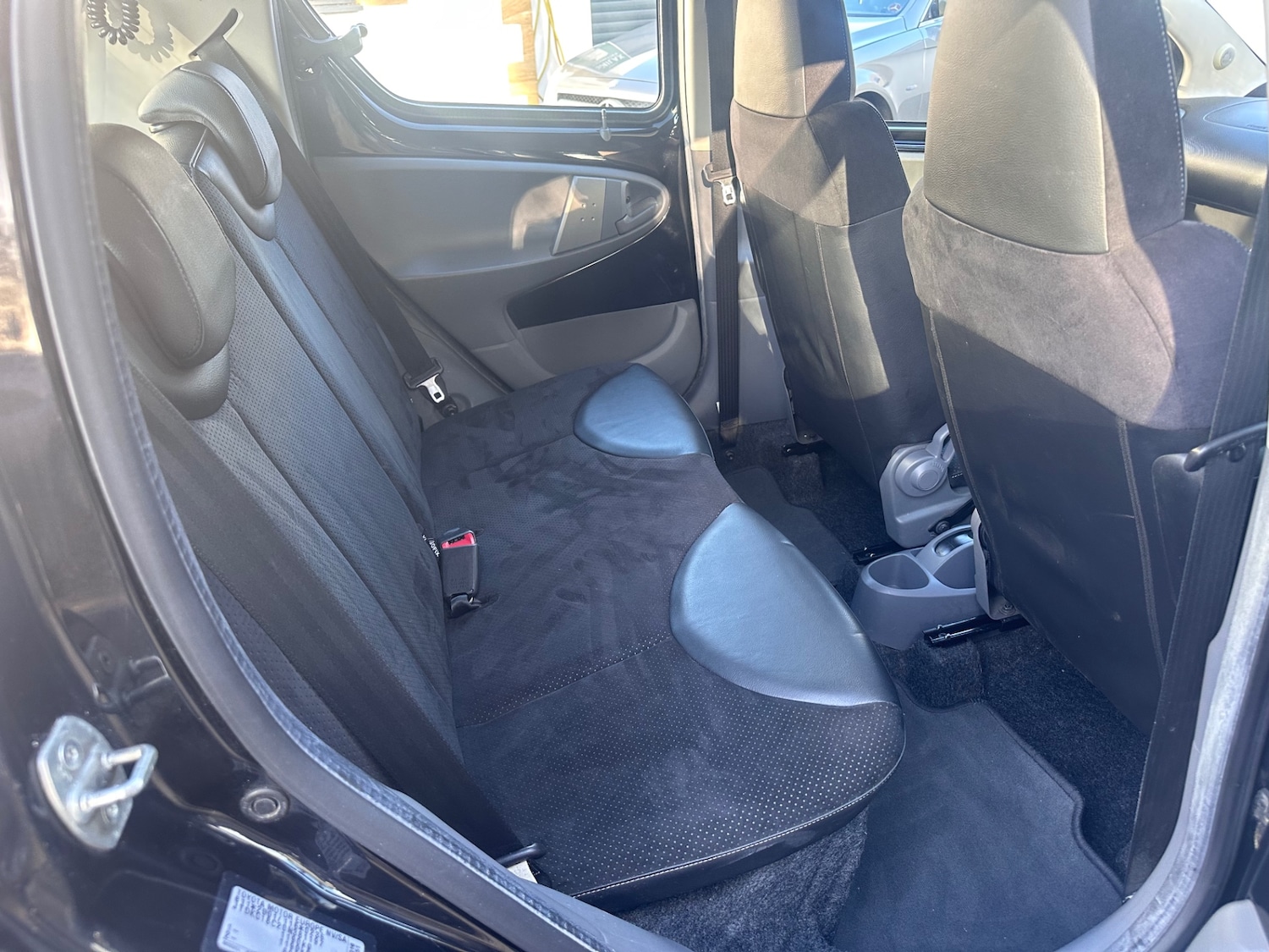 Used Toyota AYGO 2009 for sale - 76748882: Photo 4