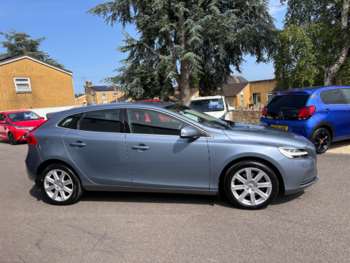 Used Volvo V40 2019 for sale - 74952270: Photo