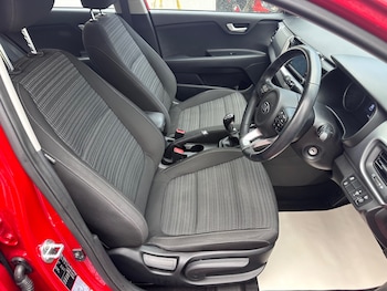 Used Kia Stonic 2018 for sale - 75724005: Photo