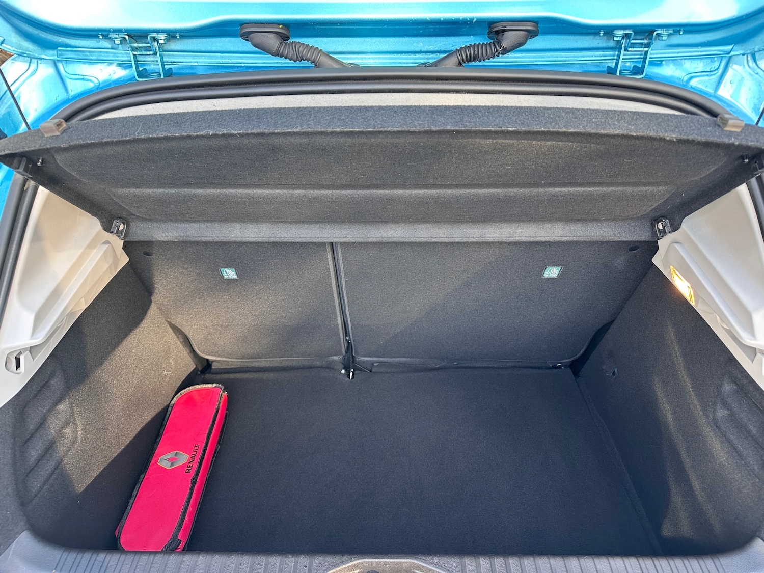 Used Renault Clio 2022 for sale - 76650277: Photo 8