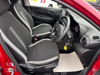 Used Hyundai i10 2022 for sale - 76273205: Photo 2