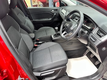 Used Renault Captur 2023 for sale - 78858859: Photo