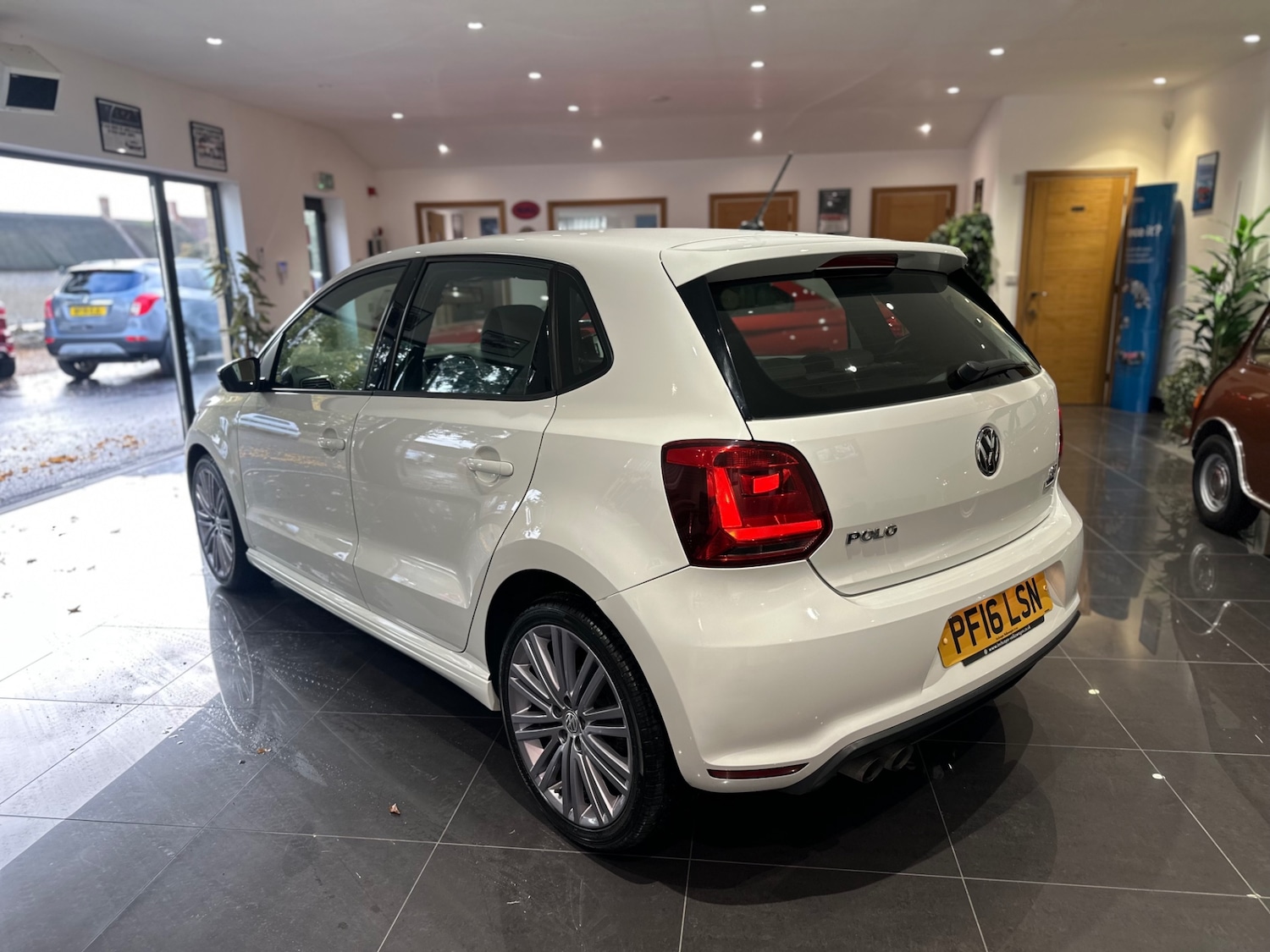 Used Volkswagen Polo 2016 for sale - 76355015: Photo 9