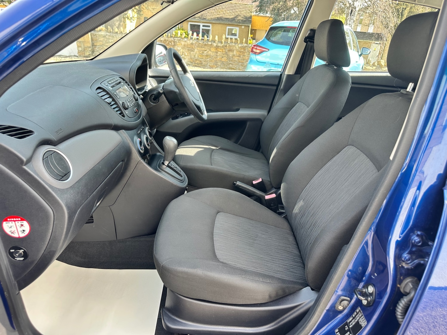 Used Hyundai i10 2011 for sale - 77963669: Photo 12