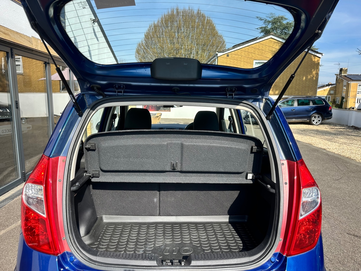 Used Hyundai i10 2011 for sale - 77963669: Photo 8