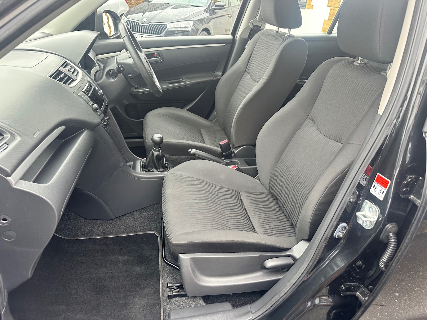 Used Suzuki Swift 2013 for sale - 77179999: Photo 12