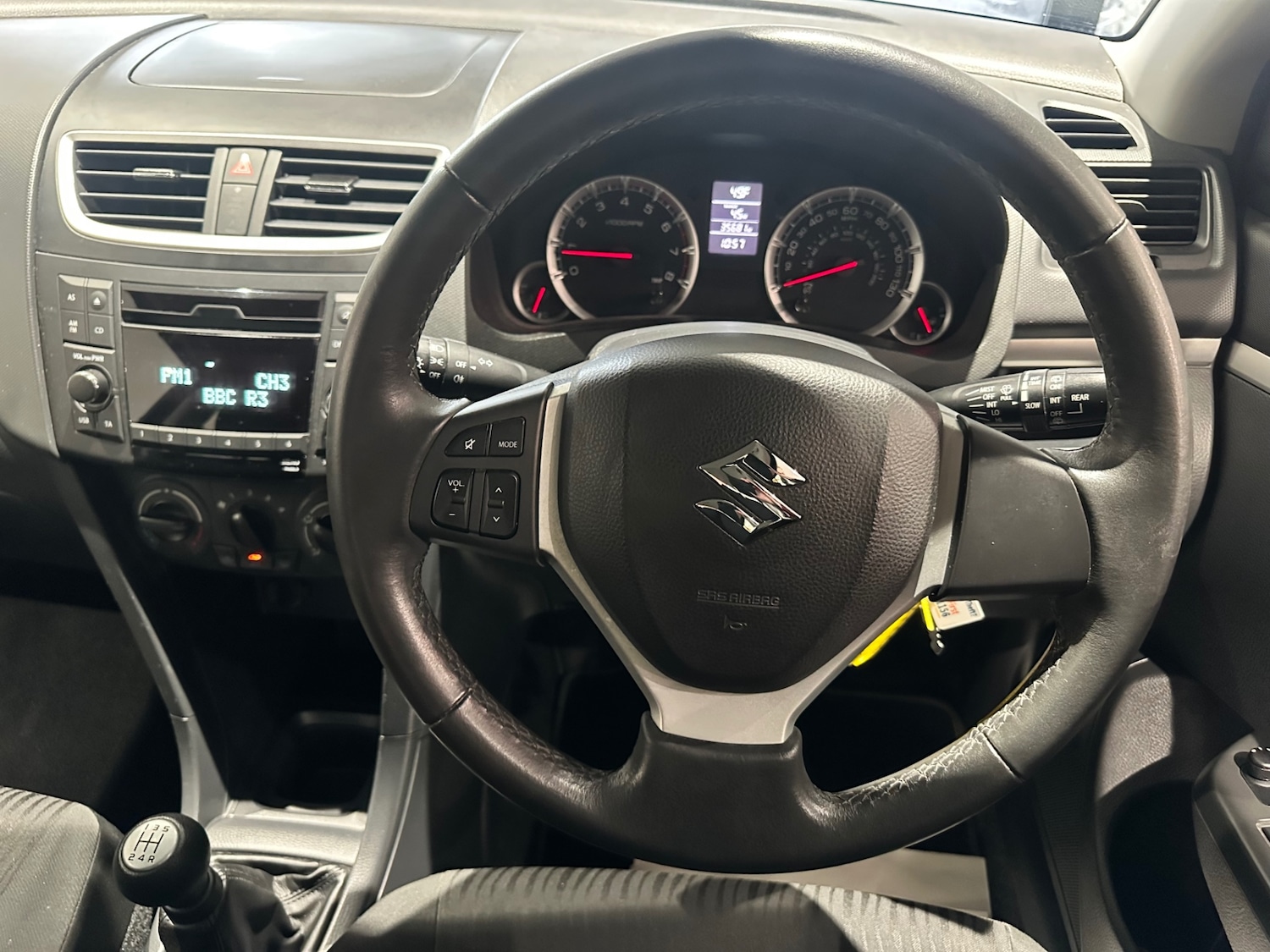 Used Suzuki Swift 2013 for sale - 77179999: Photo 6