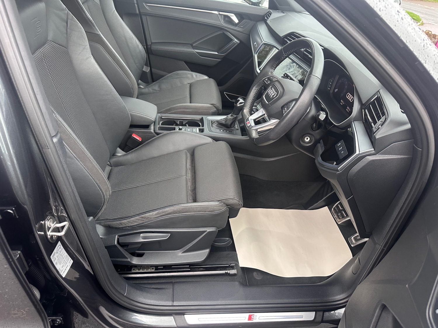 Used Audi Q3 2020 for sale - 76545736: Photo 2