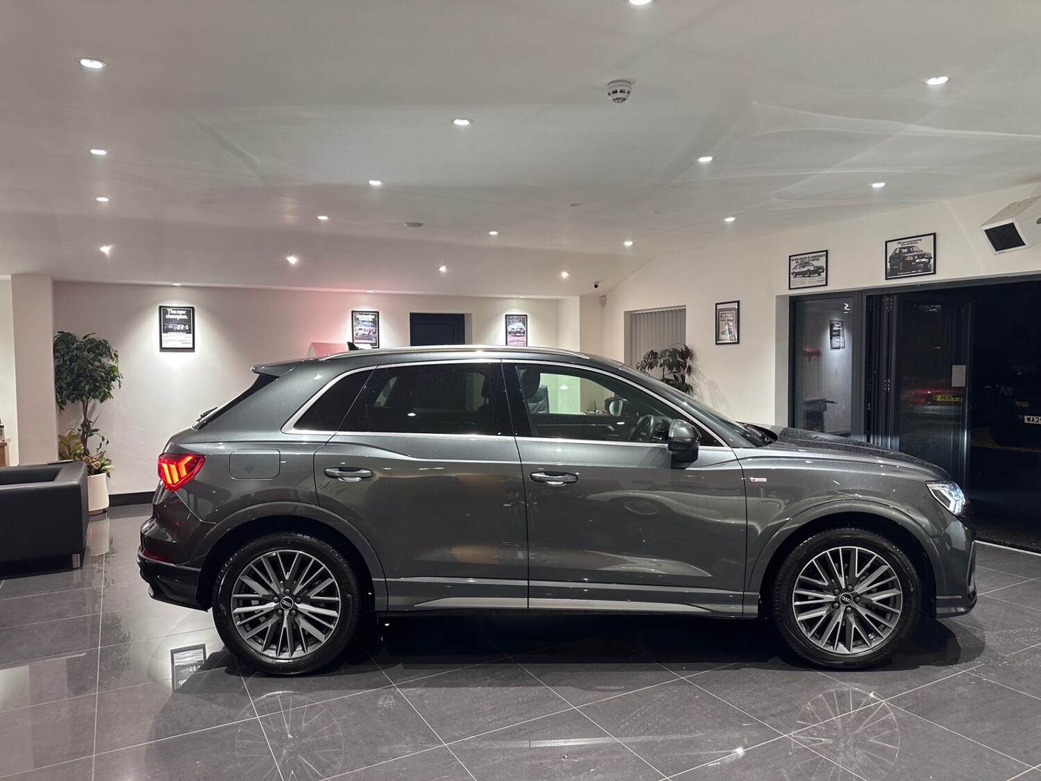 Used Audi Q3 2020 for sale - 76545736: Photo 3