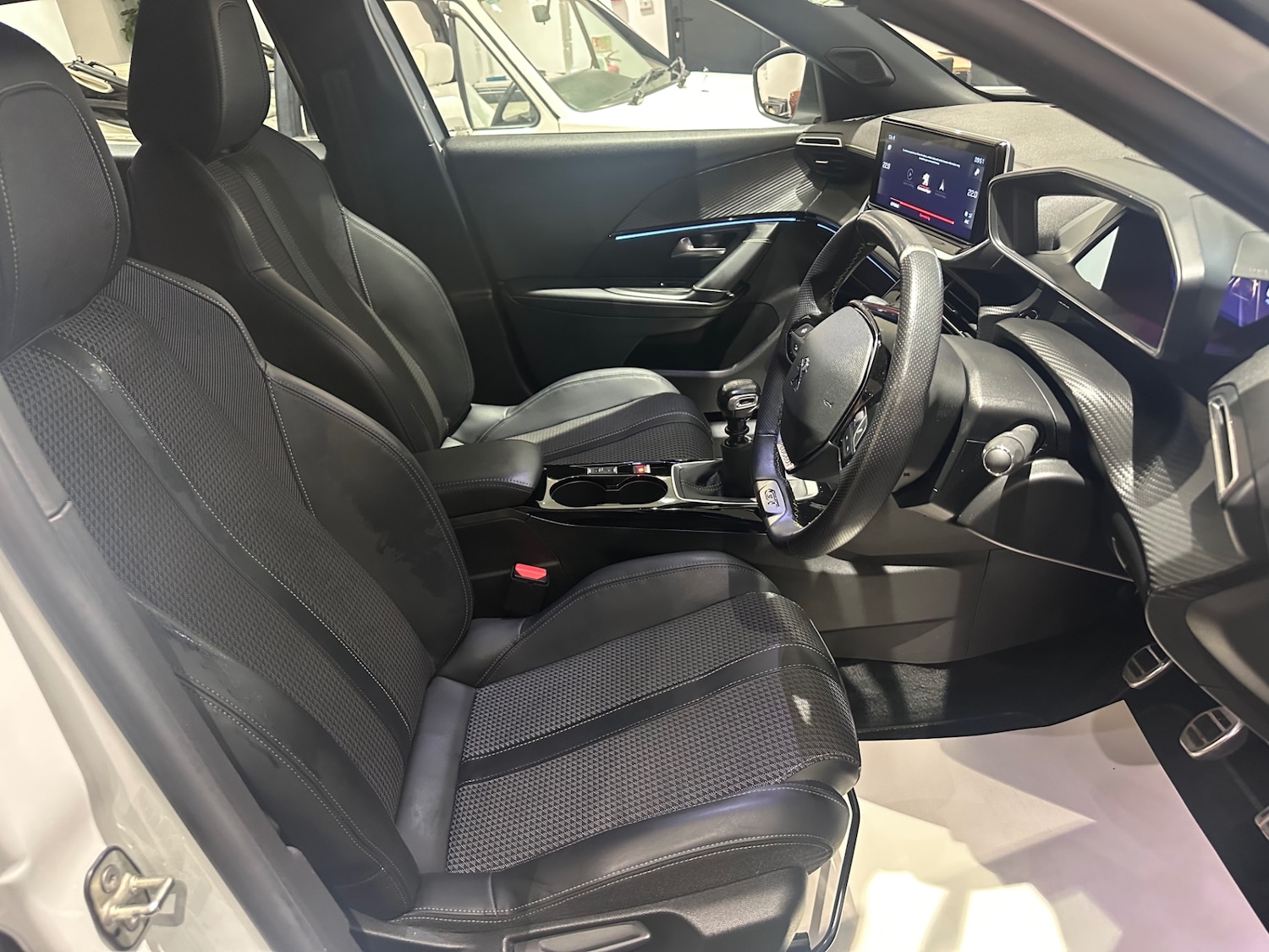 Used Peugeot 2008 2021 for sale - 76877515: Photo 11