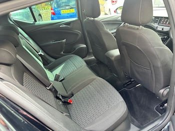 Used Vauxhall Astra 2019 for sale - 79596036: Photo