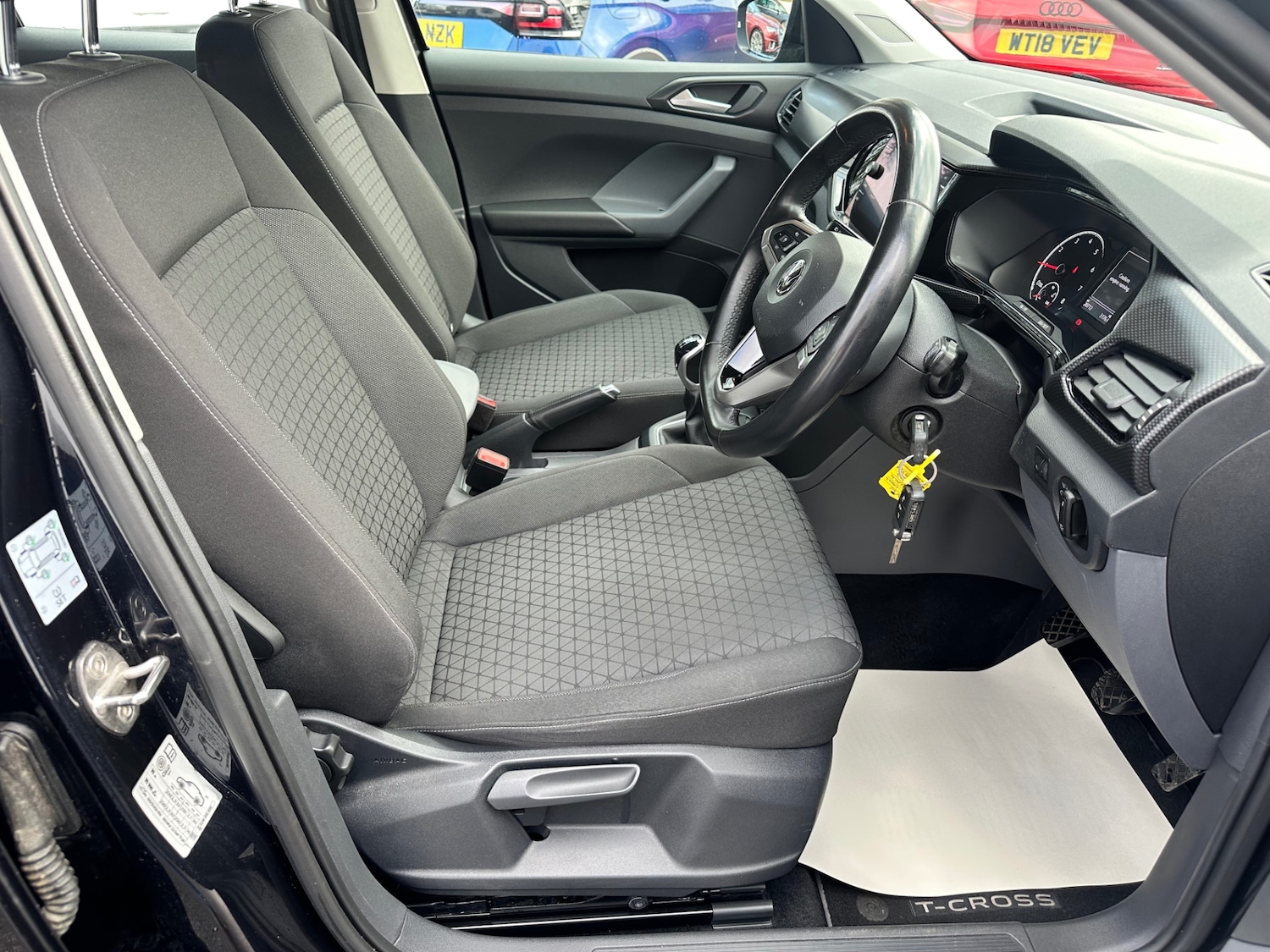 Used Volkswagen T-Cross 2020 for sale - 77620752: Photo 2