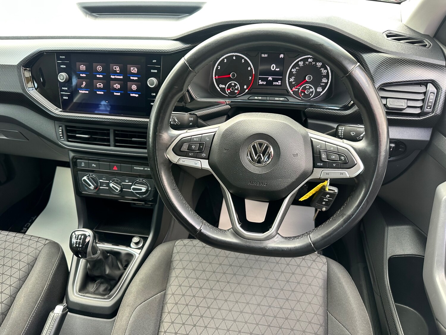 Used Volkswagen T-Cross 2020 for sale - 77620752: Photo 6