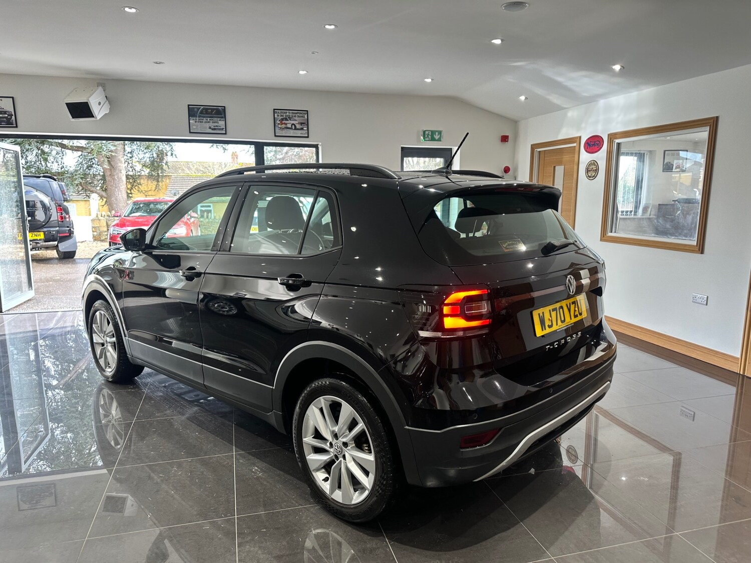 Used Volkswagen T-Cross 2020 for sale - 77620752: Photo 9