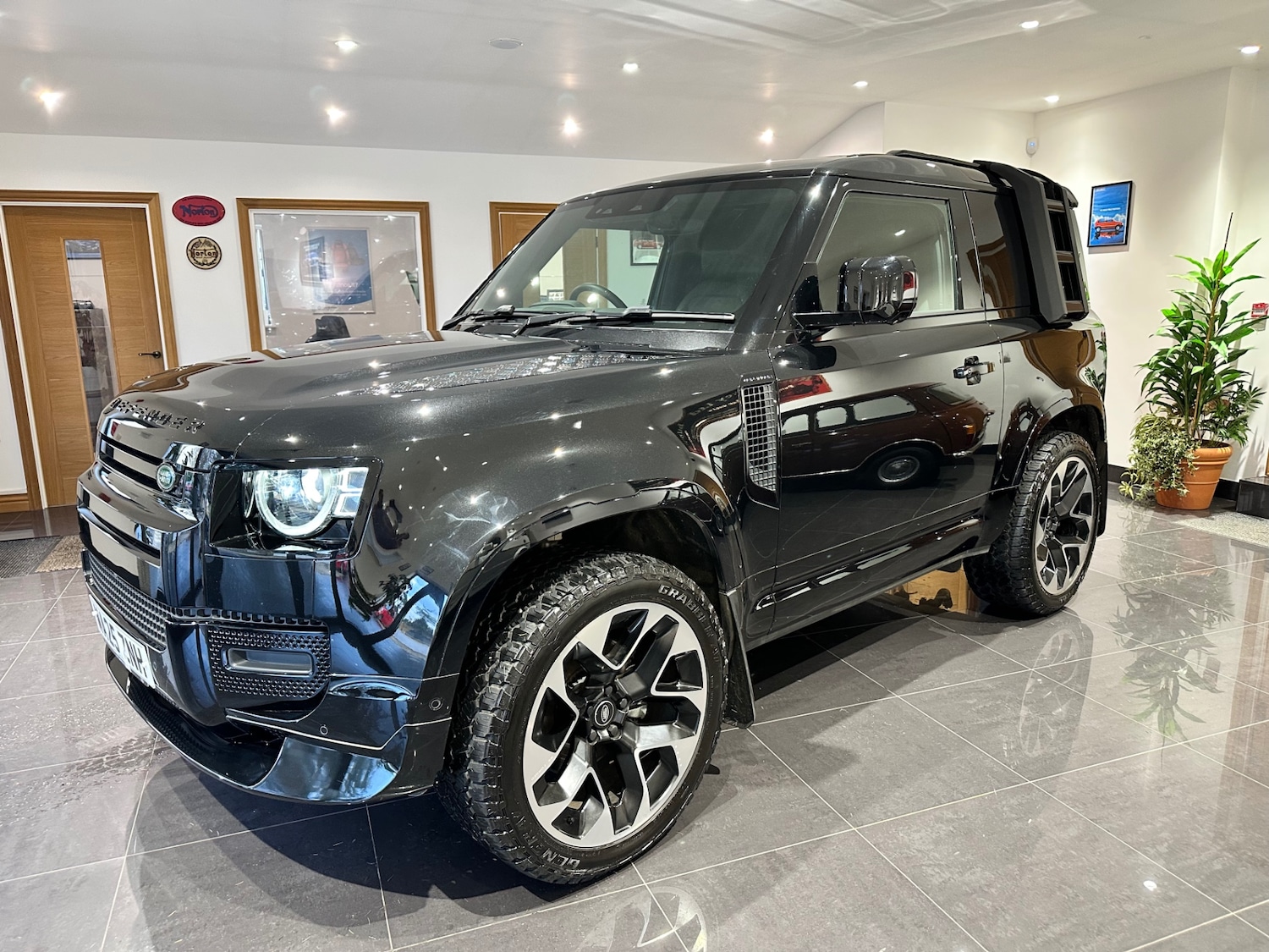 Used Land Rover Defender 2025 for sale - 77393561: Photo 11