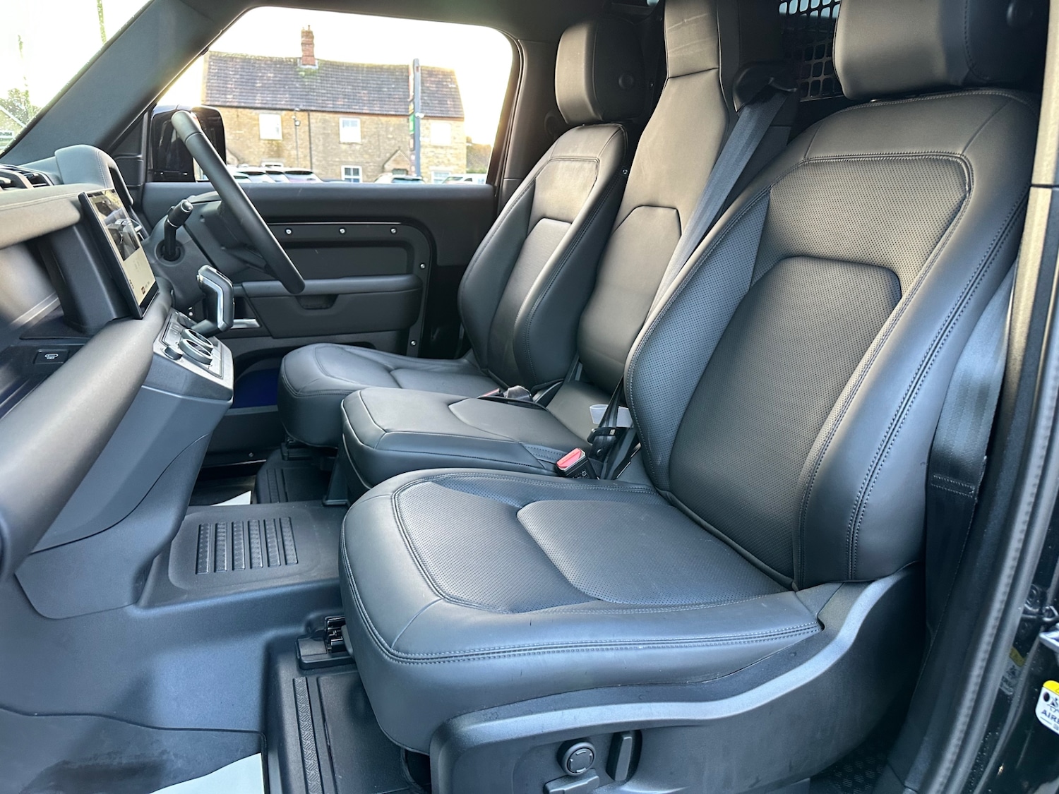 Used Land Rover Defender 2025 for sale - 77393561: Photo 8