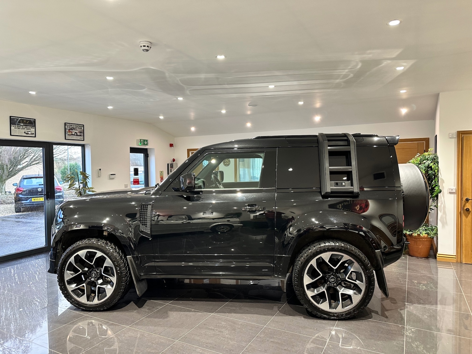 Used Land Rover Defender 2025 for sale - 77393561: Photo 9