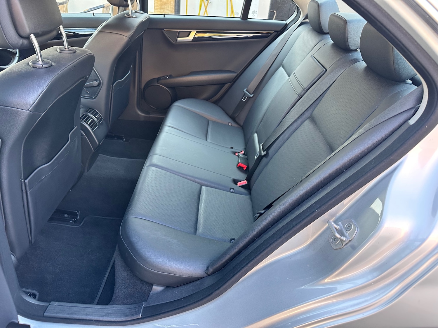 Used Mercedes-Benz C Class 2014 for sale - 77951459: Photo 4