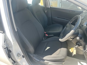 Used Hyundai i10 2017 for sale - 79469344: Photo