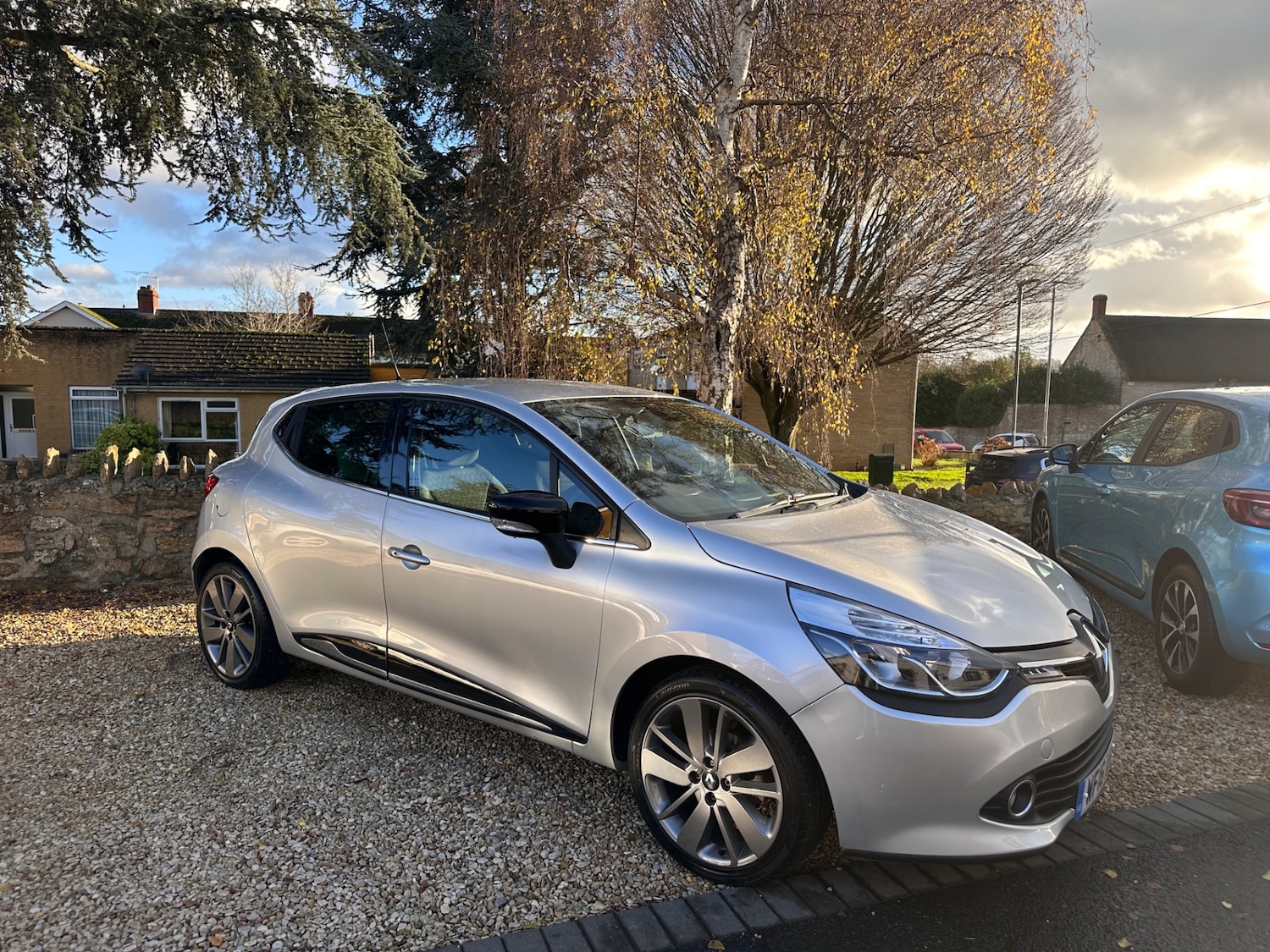 Used Renault Clio 2016 for sale - 76809336: Photo 16