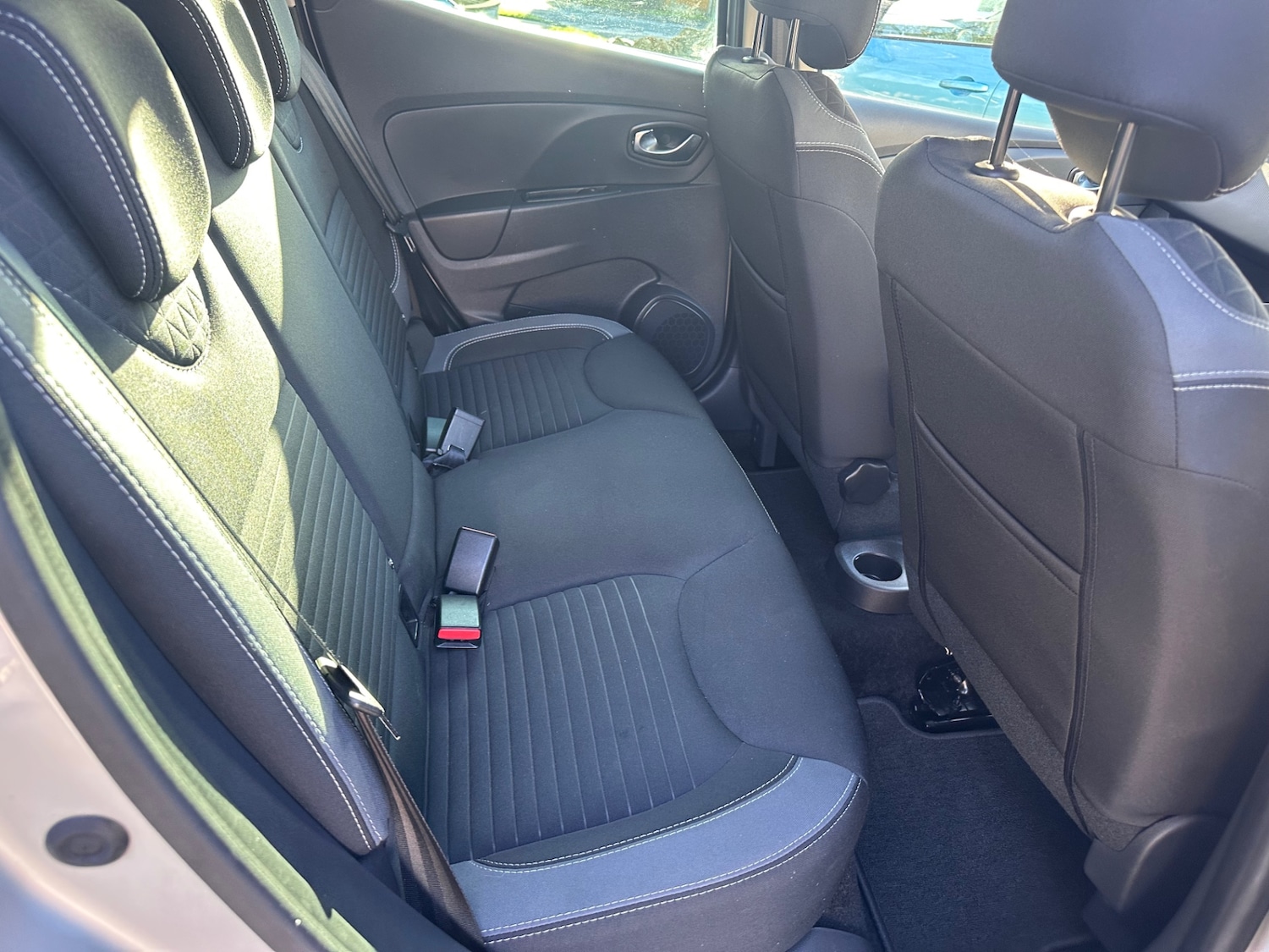 Used Renault Clio 2016 for sale - 76809336: Photo 4