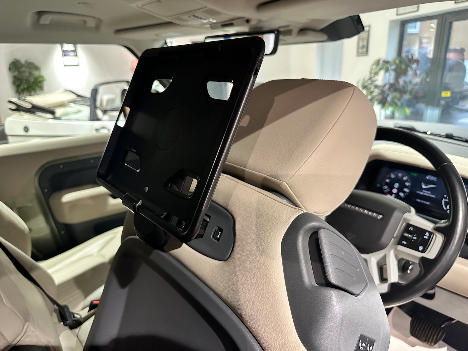 Used Land Rover Defender 2021 for sale - 77198522: Photo 14