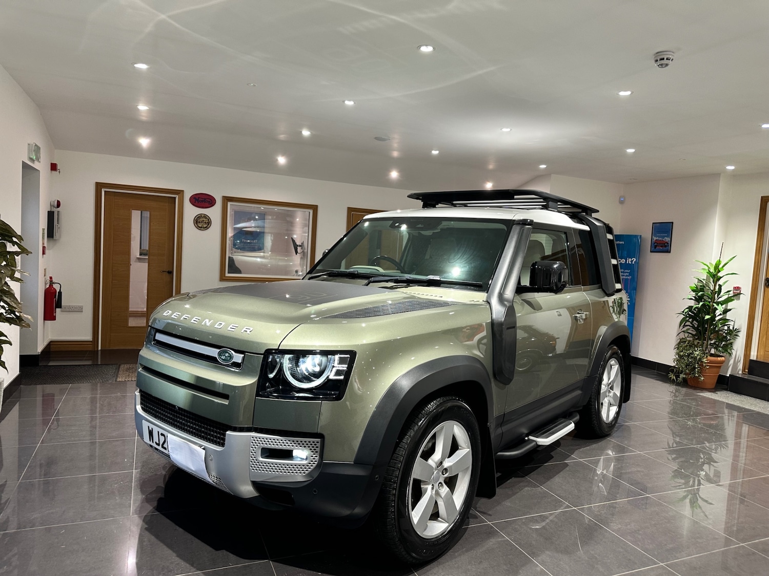 Used Land Rover Defender 2021 for sale - 77198522: Photo 15