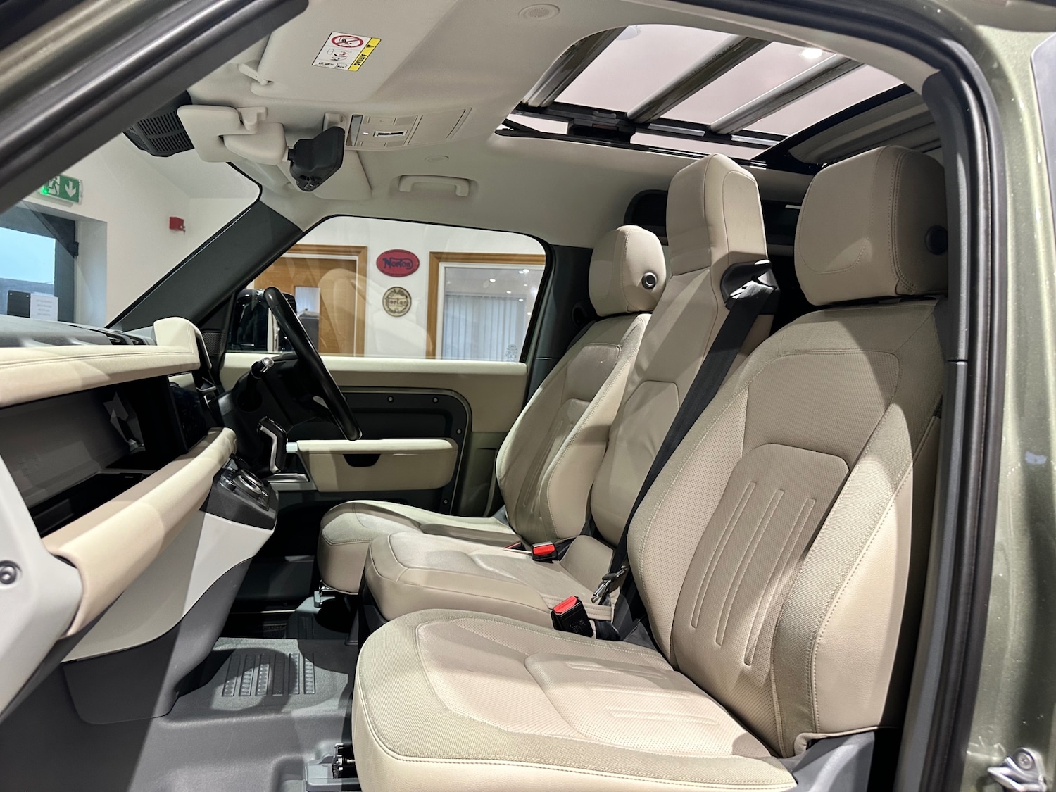 Used Land Rover Defender 2021 for sale - 77198522: Photo 17