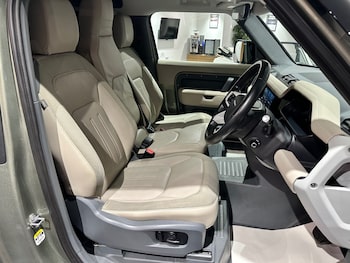 Used Land Rover Defender 2021 for sale - 77198522: Photo