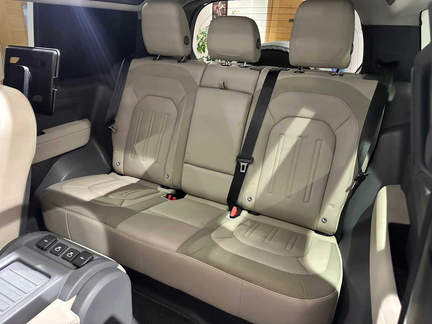 Used Land Rover Defender 2021 for sale - 77198522: Photo 5