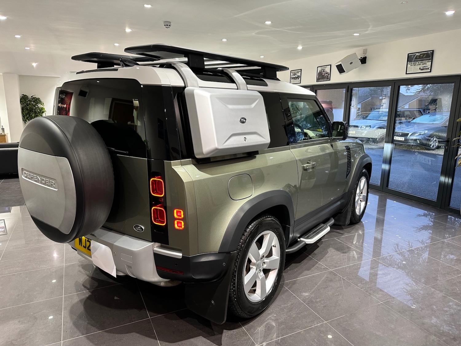 Used Land Rover Defender 2021 for sale - 77198522: Photo 6