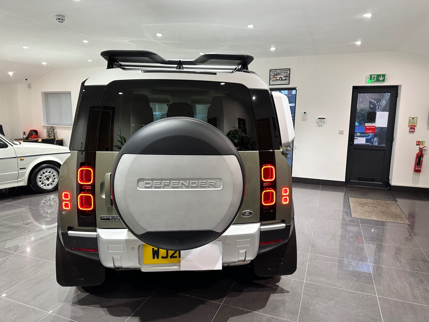 Used Land Rover Defender 2021 for sale - 77198522: Photo 8