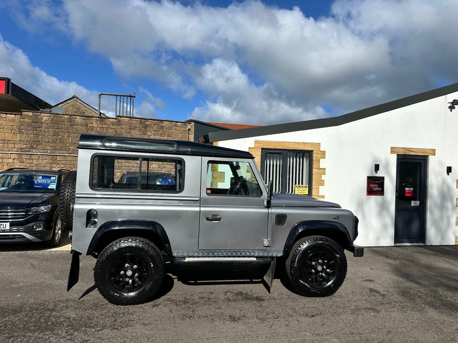 Used Land Rover Defender 2012 for sale - 78012317: Photo 2
