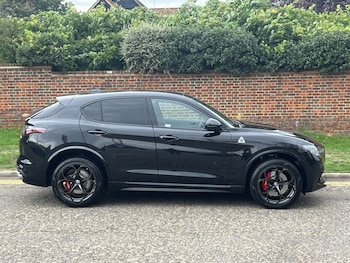Used Alfa Romeo Stelvio 2025 for sale - 76146059: Photo 2