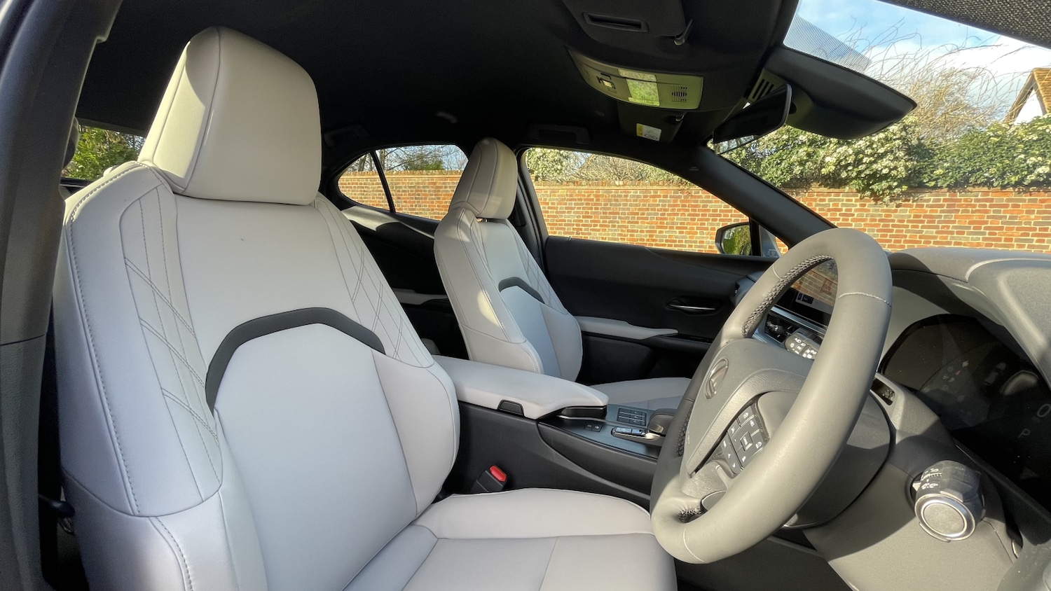 Used Lexus UX 2025 for sale - 77745750: Photo 14