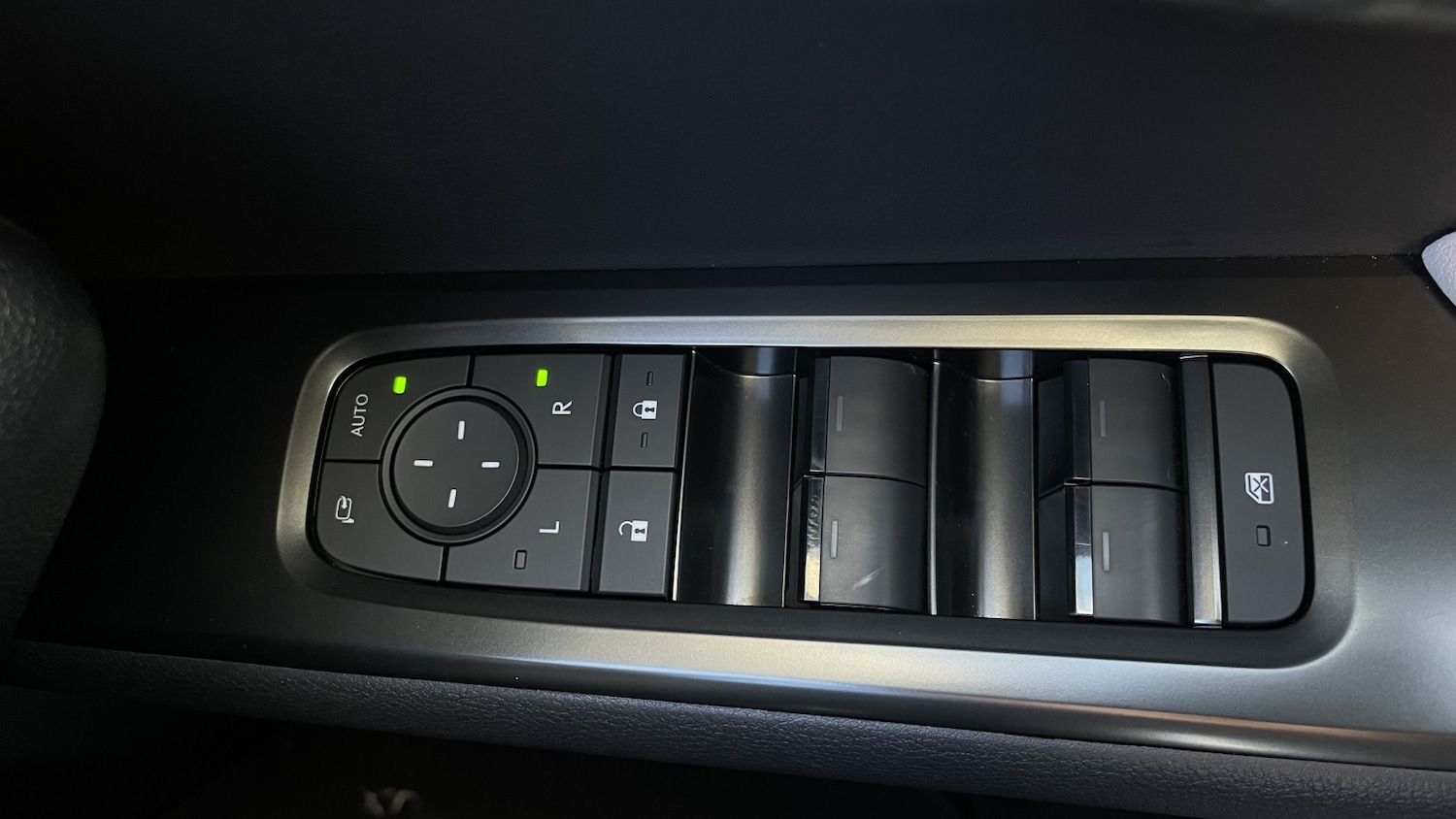 Used Lexus UX 2025 for sale - 77745750: Photo 20