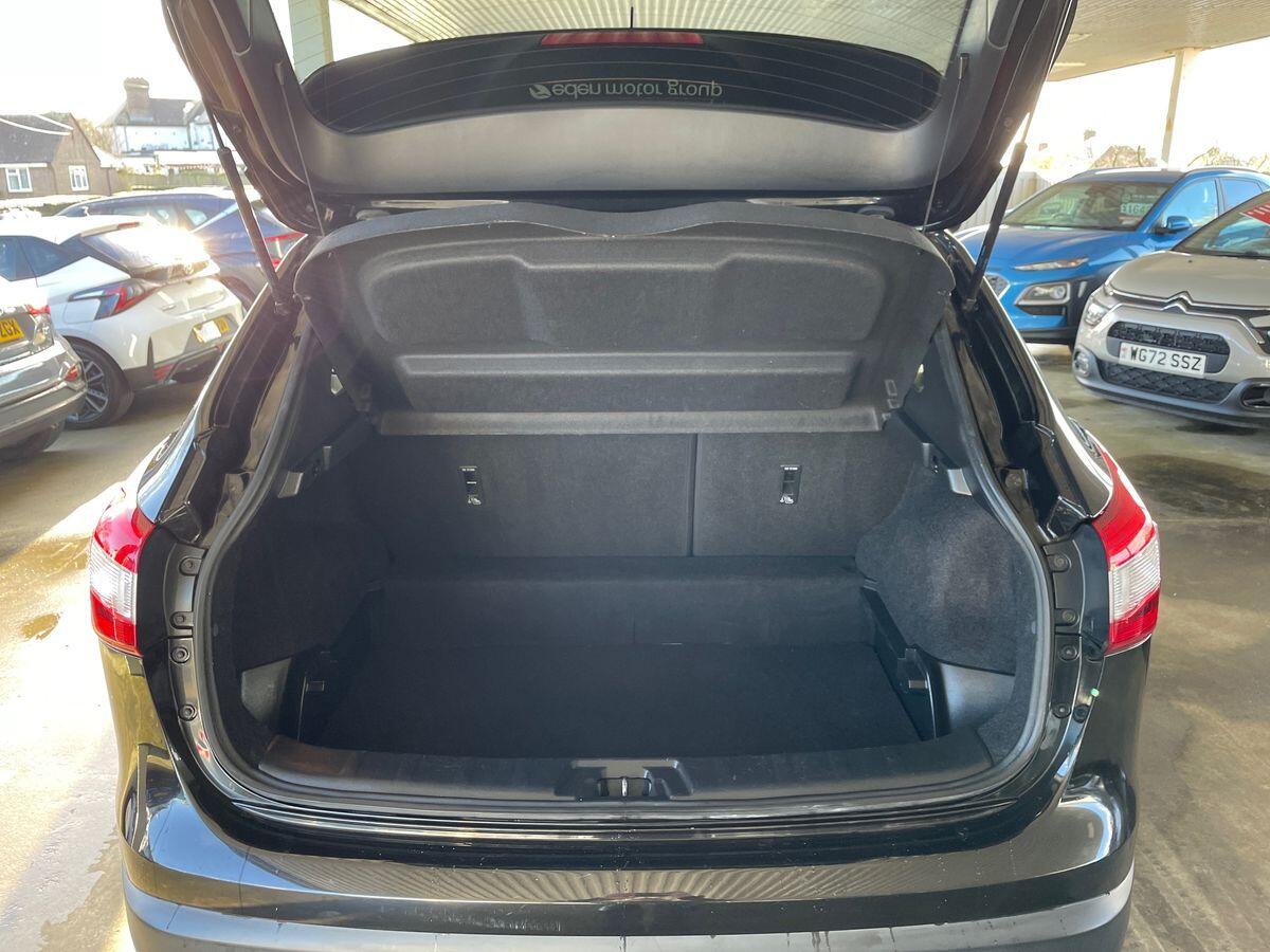 Used Nissan Qashqai 2015 for sale - 76801638: Photo 12