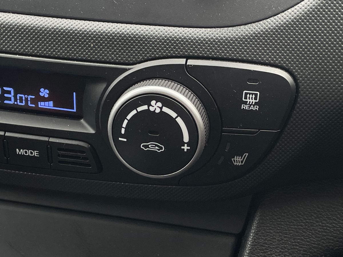 Used Hyundai i10 2019 for sale - 77002990: Photo 24