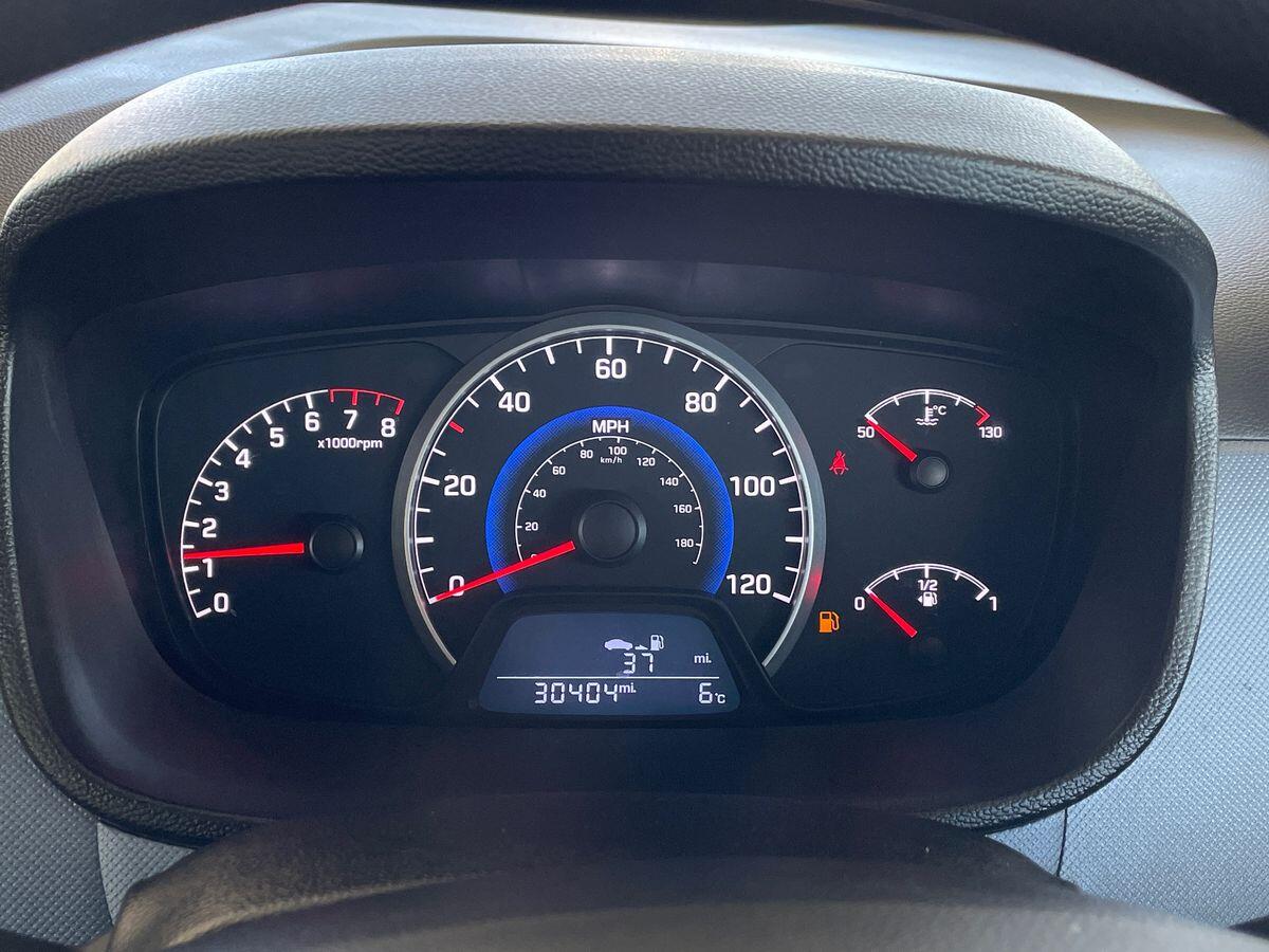 Used Hyundai i10 2014 for sale - 76965239: Photo 14