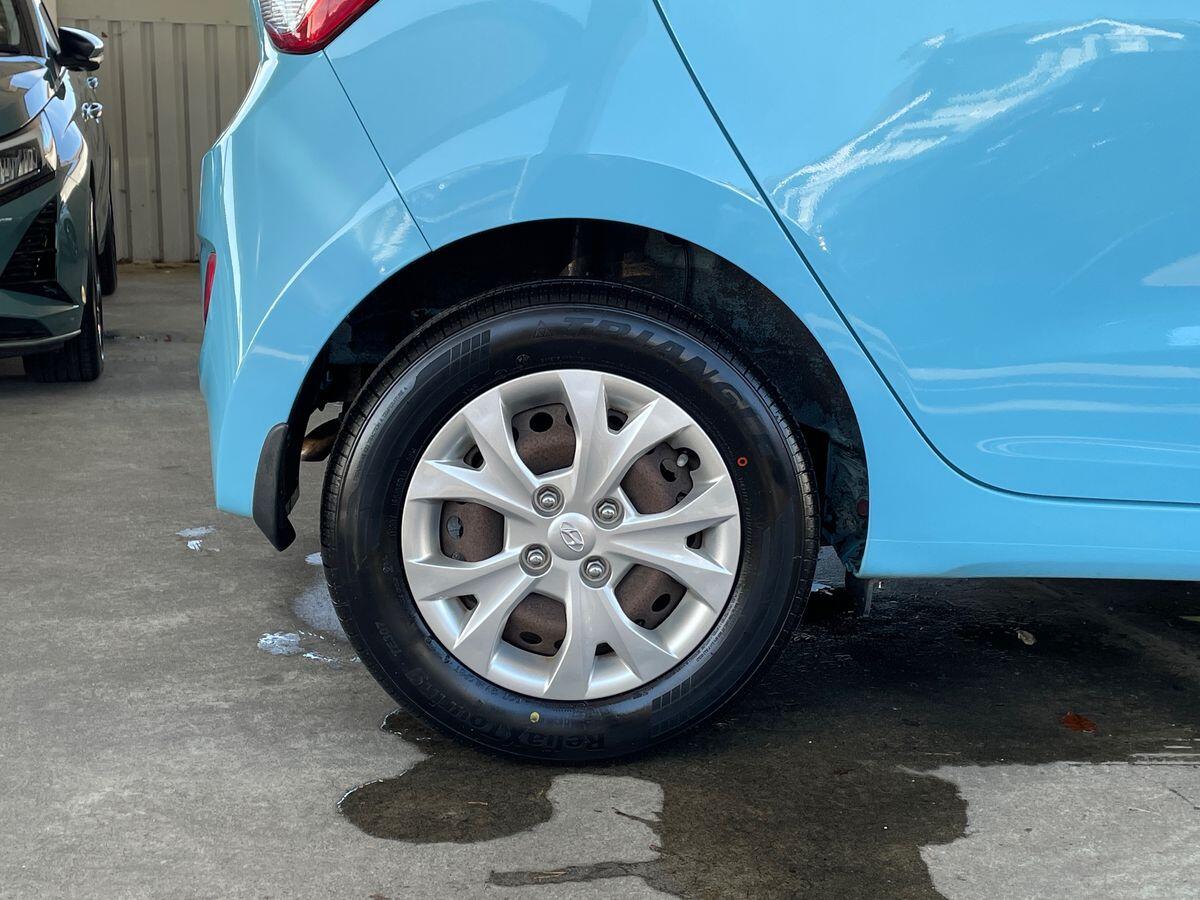 Used Hyundai i10 2014 for sale - 76965239: Photo 9