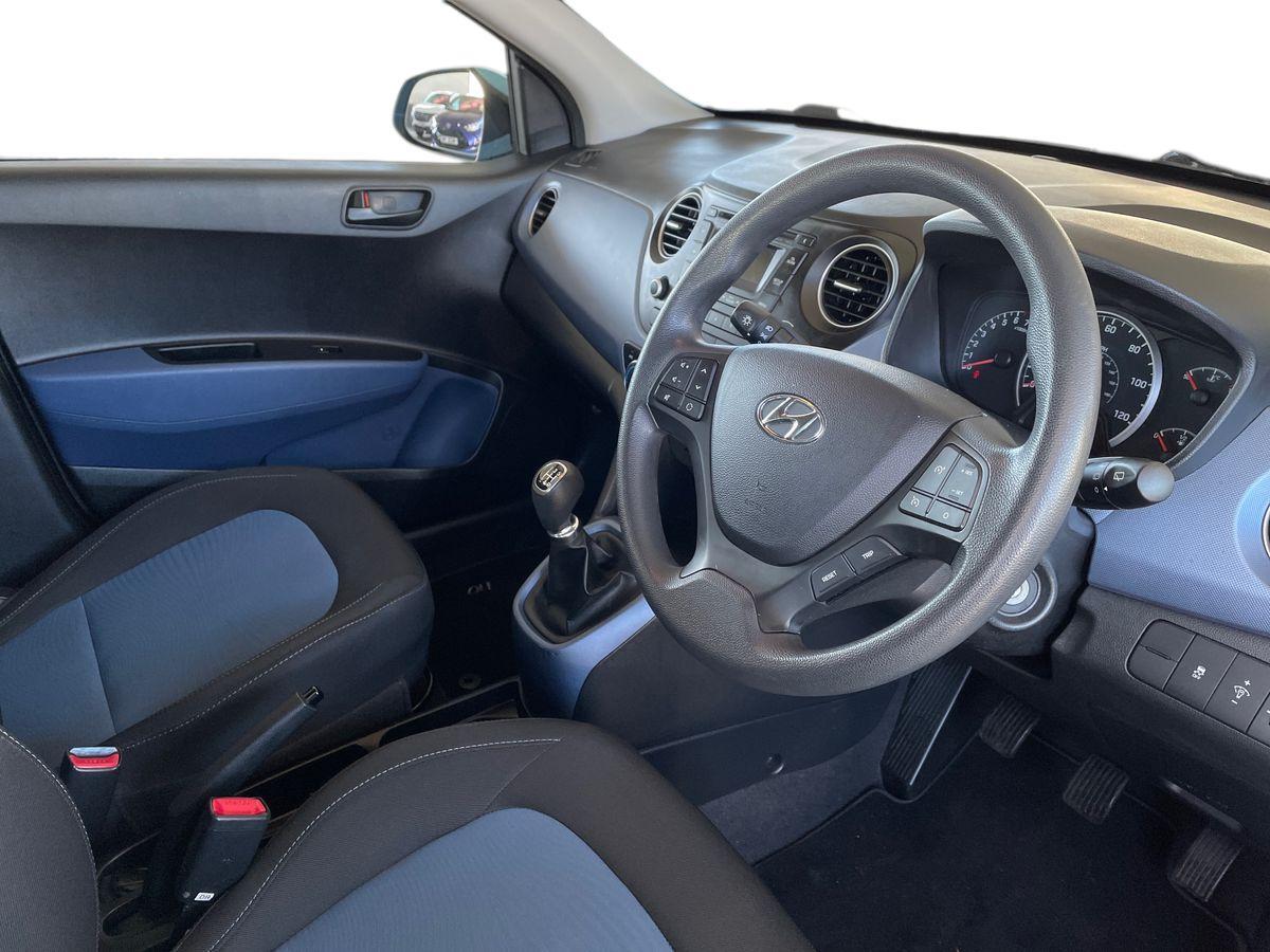 Used Hyundai i10 2014 for sale - 76716911: Photo 15